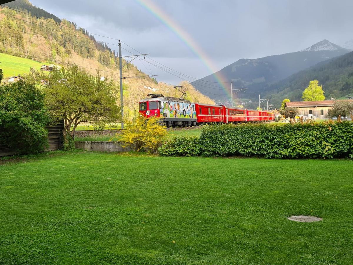 Schones Kleines Studio Mit Sitzplatz, Mitten Im Prattigau Jenaz Exteriér fotografie