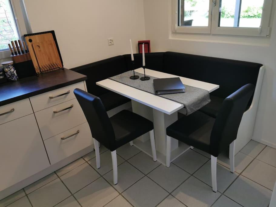 Schones Kleines Studio Mit Sitzplatz, Mitten Im Prattigau Jenaz Exteriér fotografie